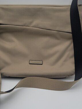 Hedgren Milky Way large crossover bag.Beige, two toned strap